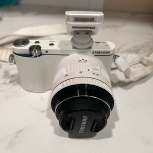 Samsung NX3300 Digital Camera